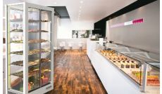 Refrigerated chocolate display case