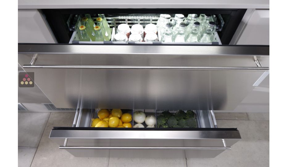 Drawer fridge with stainless steel front