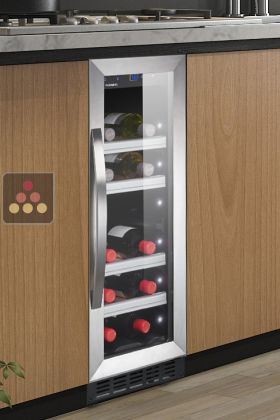 Built-in single temperature wine cabinet for storage or service
