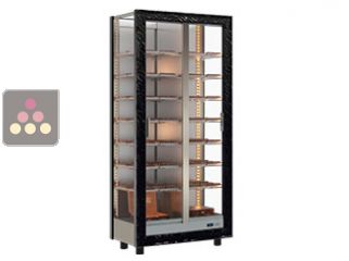 Refrigerated display cabinet for chocolate storage