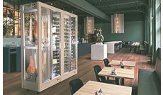 Combination of modular refrigerated cabinets