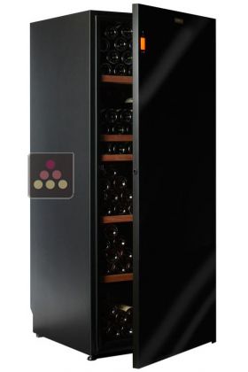 Single temperature wine ageing cabinet