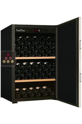 Single temperature wine ageing and storage cabinet 