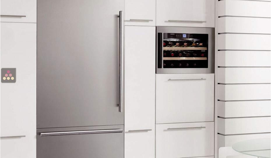 Single-temperature wine cabinet for storage or service - can be fitted