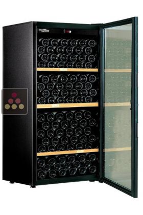 Single temperature wine ageing and storage cabinet 