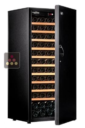 Single temperature wine ageing and storage cabinet 