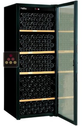 Single temperature wine ageing and storage cabinet 