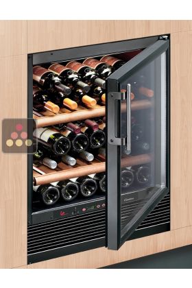 Built-in single temperature Wine Cabinet for storage or service