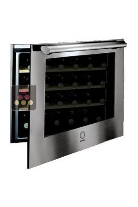 Single temperature built in wine cabinet for storage or service