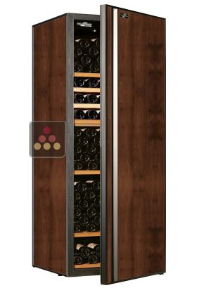 Single temperature wine ageing and storage cabinet 