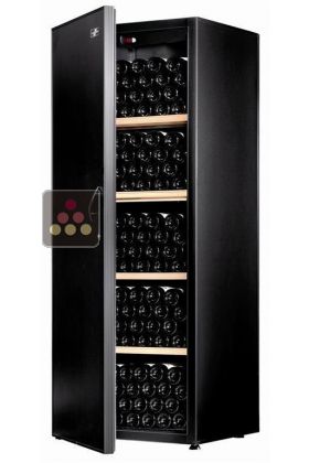 Single temperature wine ageing and storage cabinet 