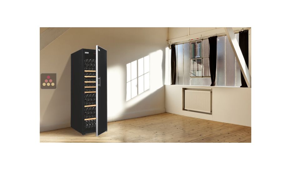 Single temperature wine ageing and storage cabinet - Stockage/sliding shelves