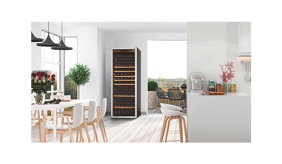 Single temperature wine ageing and storage cabinet - Sliding/storage shelves