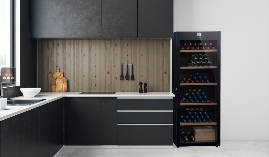 Single temperature wine storage or service cabinet