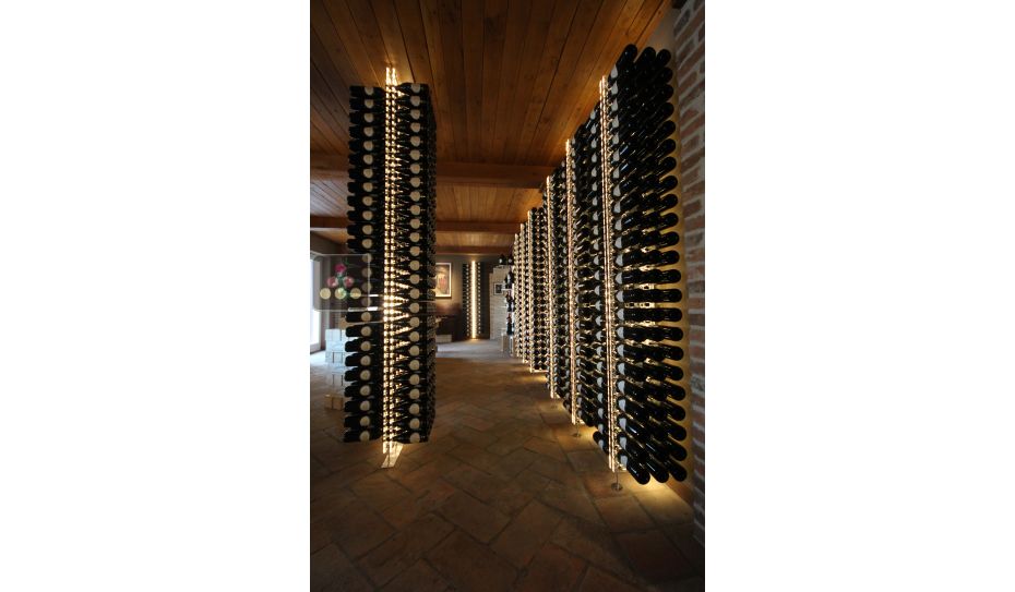 Wall Wine Rack in Clear Plexiglass for 138 bottles - (optional LED lighting)