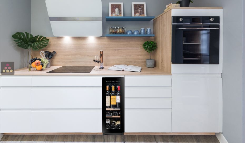 Built-in single temperature wine service cabinet