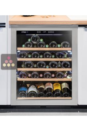 Single temperature built-in wine cabinet for storage and/or service
