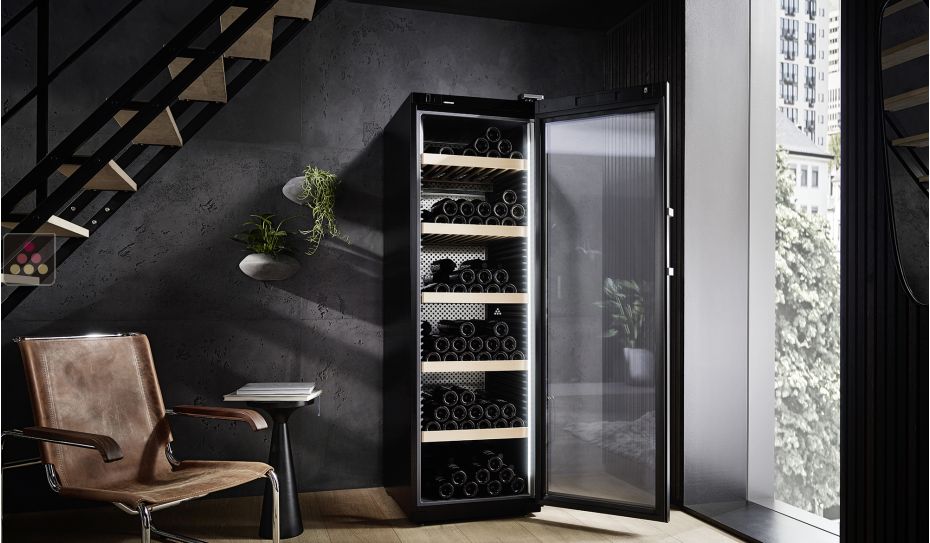 Connected single-temperature wine cabinet for ageing or service