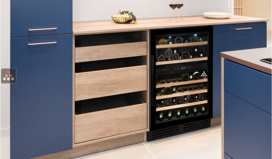 Dual temperature built-in wine cabinet for storage and/or service