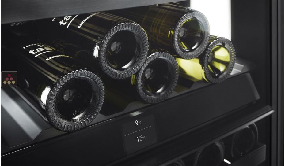 Single temperature built-in wine cabinet for storage and/or service - Customizable front
