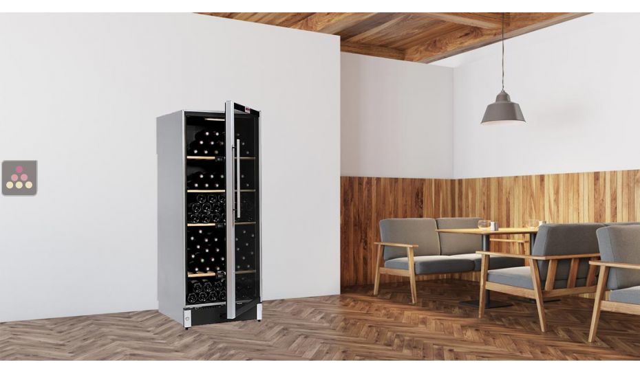 Wine cabinet for multi temperature service or single temperature storage 