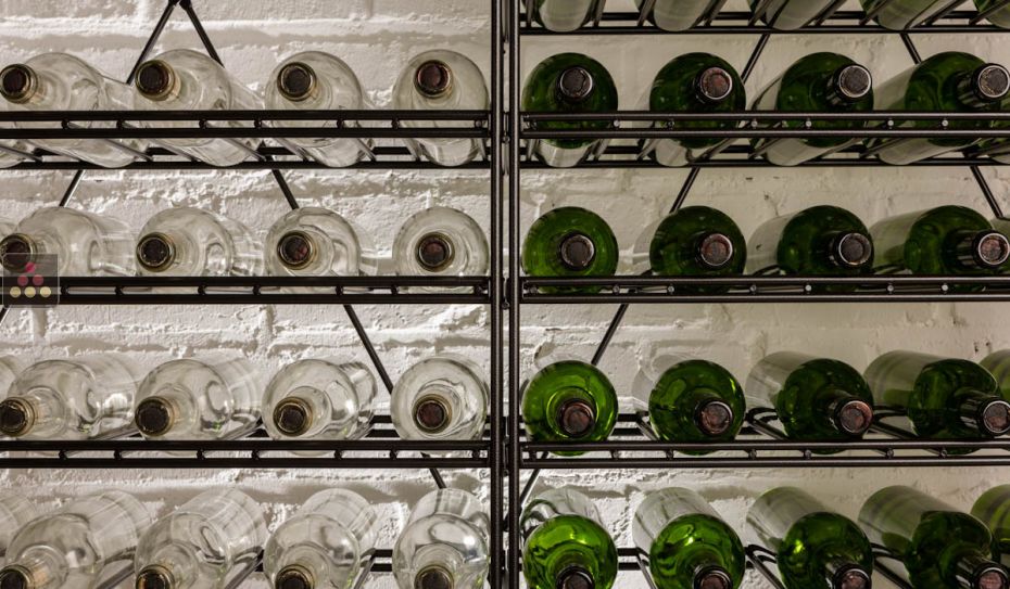 Modular metallic storage unit for 198 bottles - H220cm