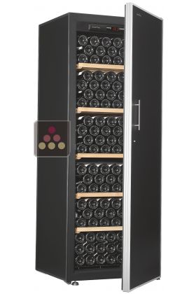 Multi temperature wine service cabinet