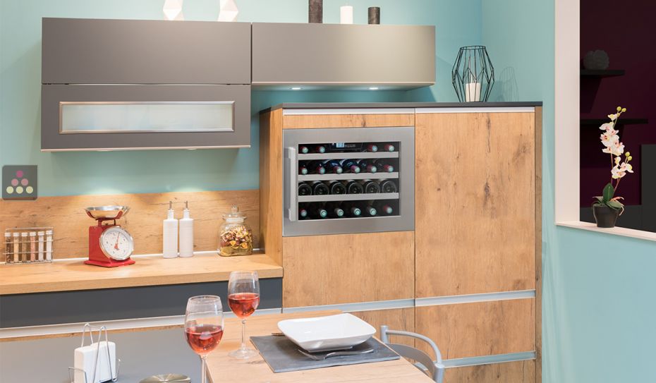 Single temperature built in wine service cabinet
