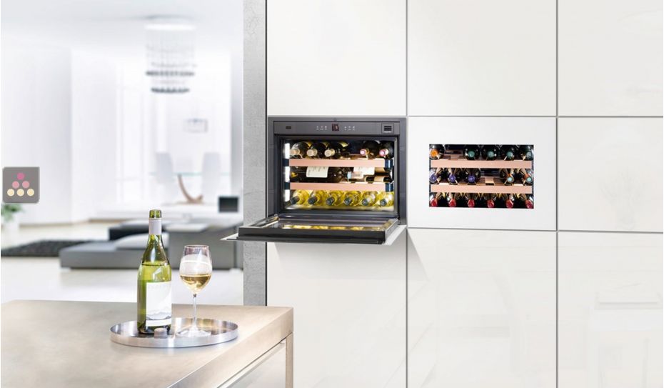 Single-temperature wine cabinet for storage or service - can be fitted