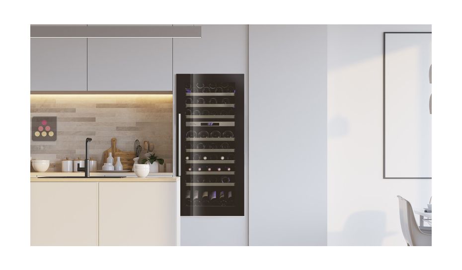 Dual temperature built in wine cabinet for service