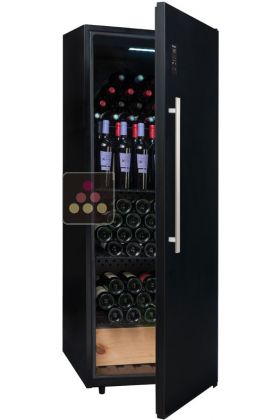 Wine cabinet for multi temperature service or single temperature storage 