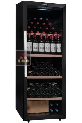 Wine cabinet for multi temperature service or single temperature storage 