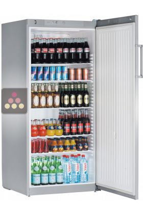 Freestanding fridge with solid door - 554L