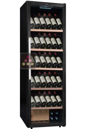 Wine cabinet for multi temperature service or single temperature storage 