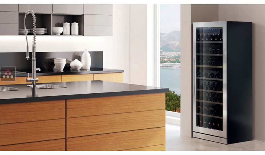 Multi-temperature wine service and/or storage cabinet