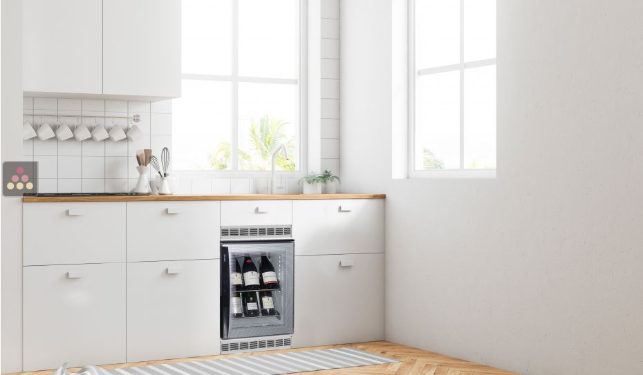 Built-in silent mini-winebar for 8 bottles with colorless door