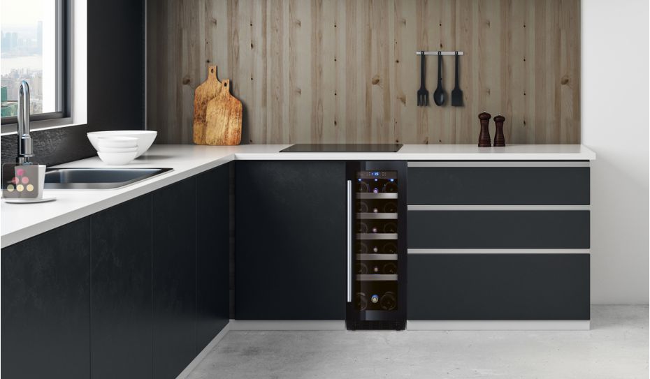 Single temperature built in wine cabinet for service
