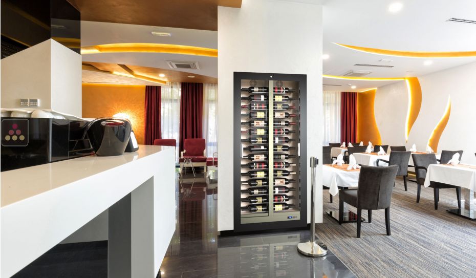 Built-in multi-purpose wine cabinet for storage or service - Horizontal bottles