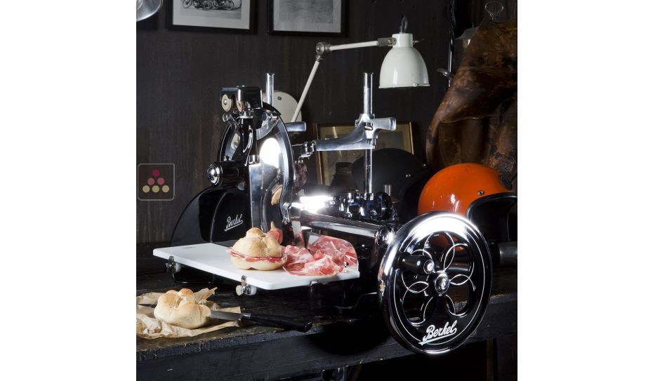 Flywheel meat slicer for home use