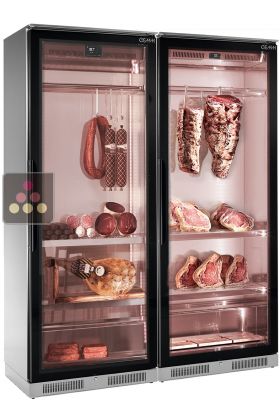 Combination of 2 refrigerated display cabinets for meat maturation and cold cuts