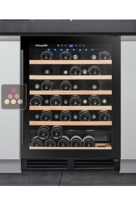 Single temperature built in wine cabinet for service