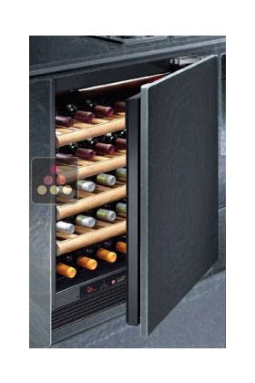 Single temperature built in wine cabinet with panelable door - Sliding shelves