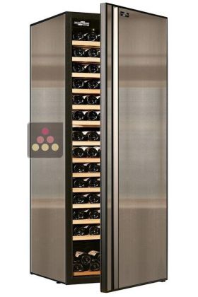 Single temperature wine ageing and storage cabinet 