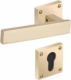 Wide choice of varnished polished brass handles