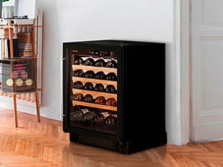 Single temperature wine ageing cabinet