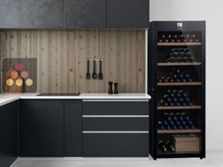 Single temperature wine storage or service cabinet 